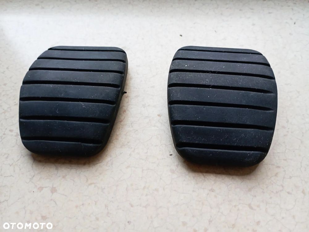 NANAKŁADKA GUMA pedału hamulca RENAULT manual - 3