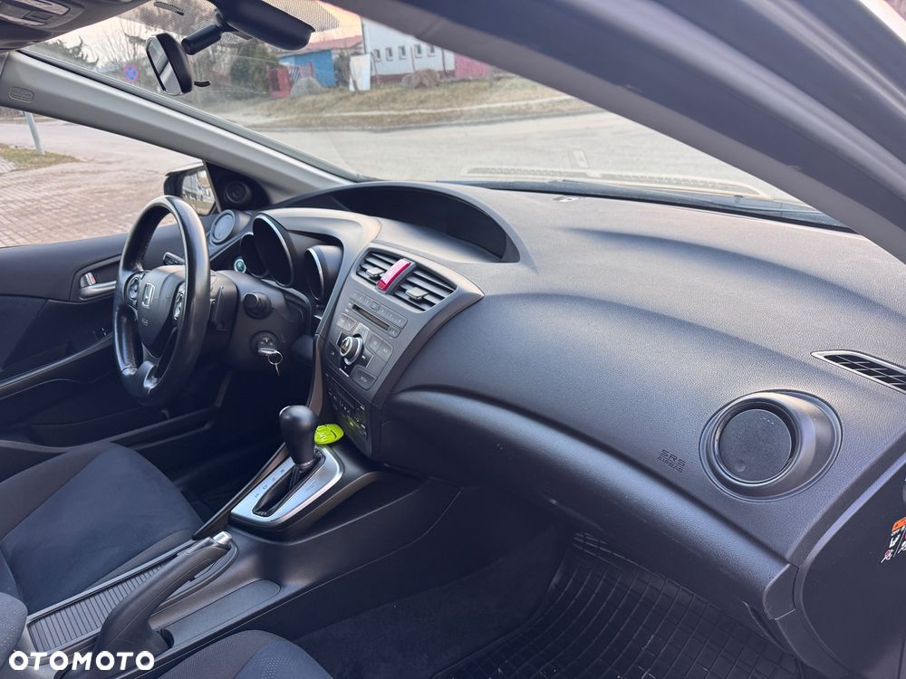 Honda Civic 1.8 i-VTEC Automatik Executive Black Edition - 17