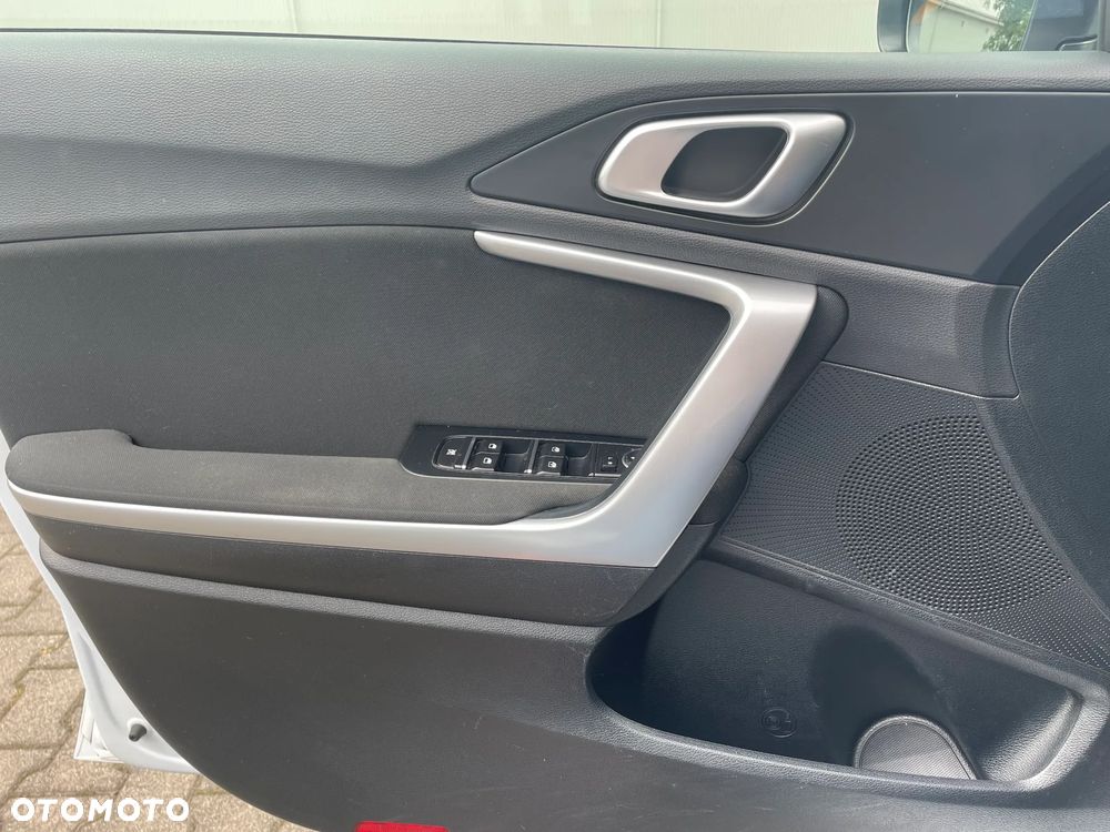 Kia Ceed 1.5 T-GDI M - 19
