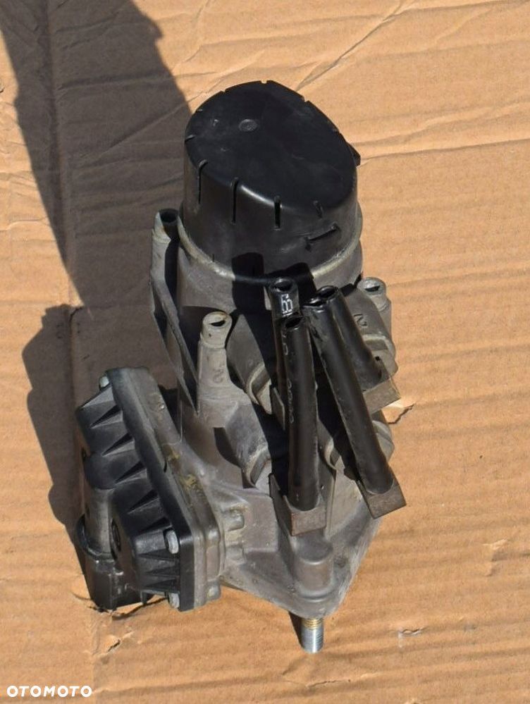 ZAWÓR GŁÓWNY HAMULCA POD PEDAŁ MAN TGA TGX TGS - 4