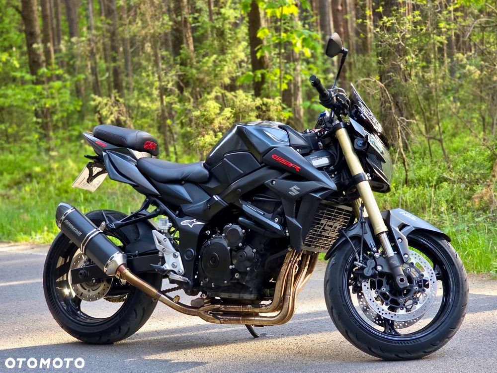 Suzuki GSR - 5