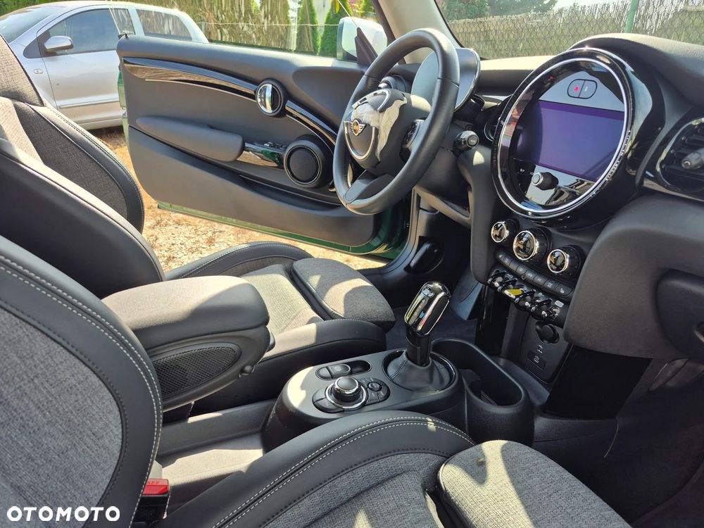 MINI Cooper S Essential Trim - 11