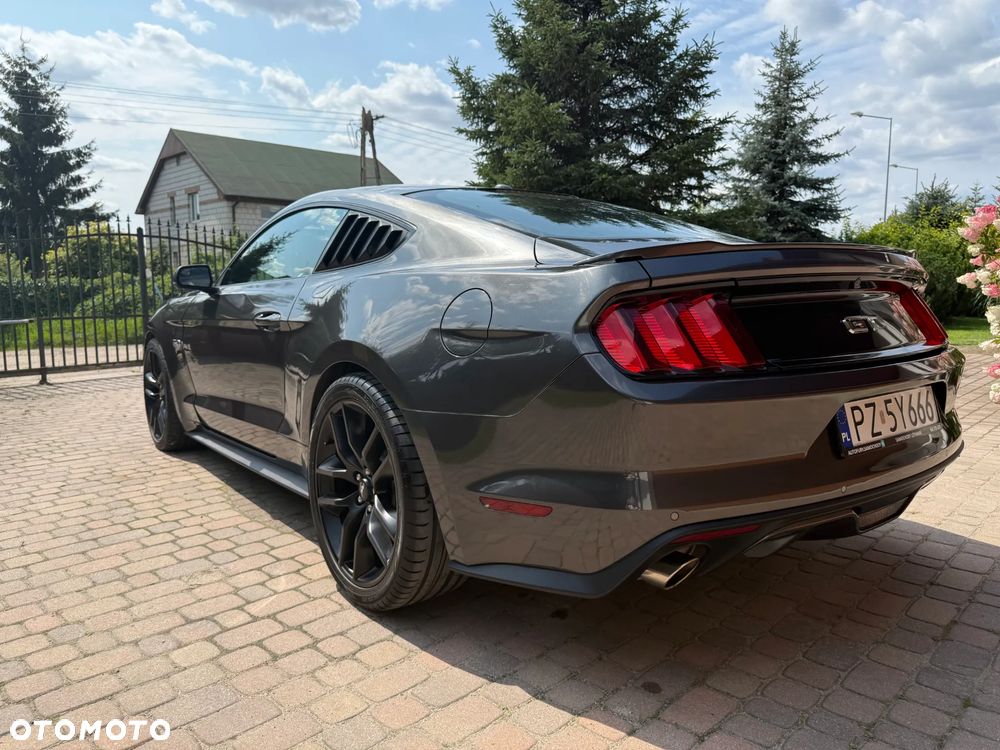 Ford Mustang 5.0 V8 GT - 20