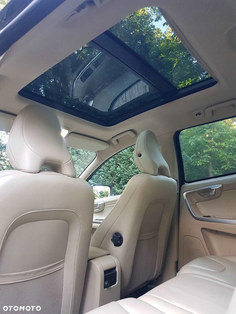Volvo XC 60 D5 AWD Momentum - 17