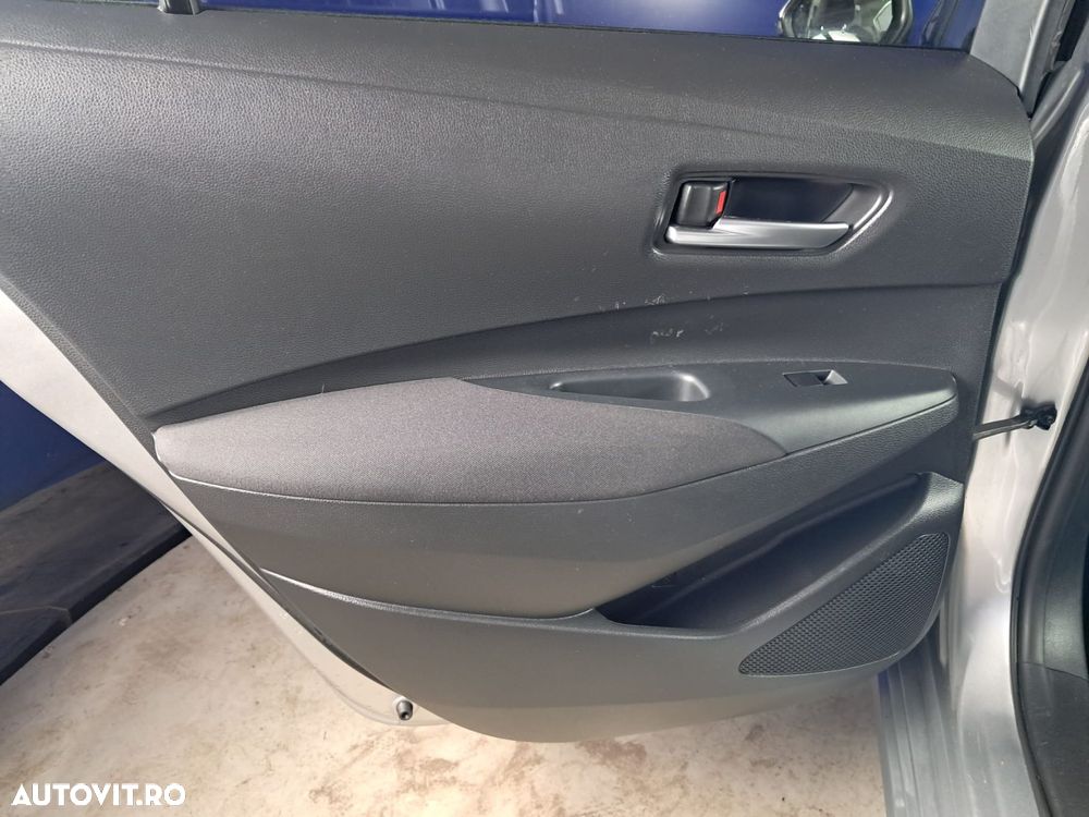 Toyota Corolla - 24