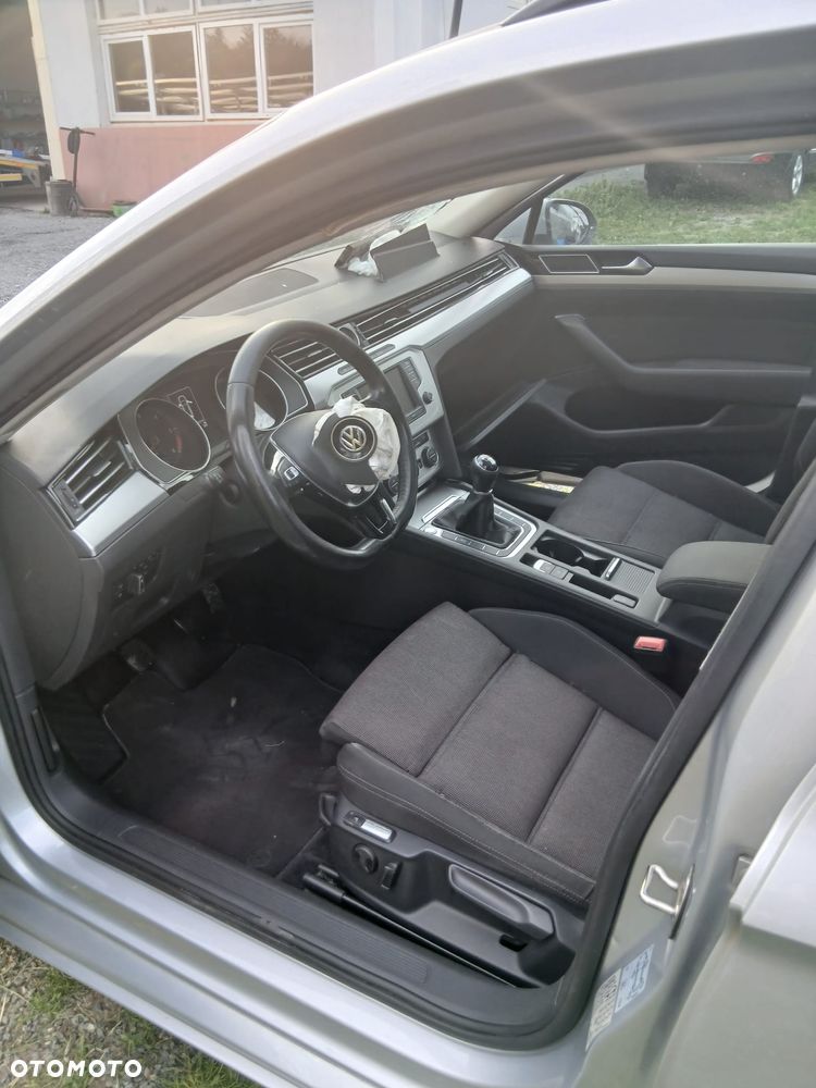 Volkswagen Passat 1.6 TDI (BlueMotion Technology) Comfortline - 2