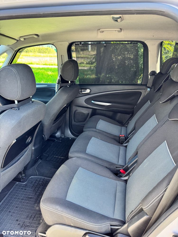 Ford Galaxy - 27