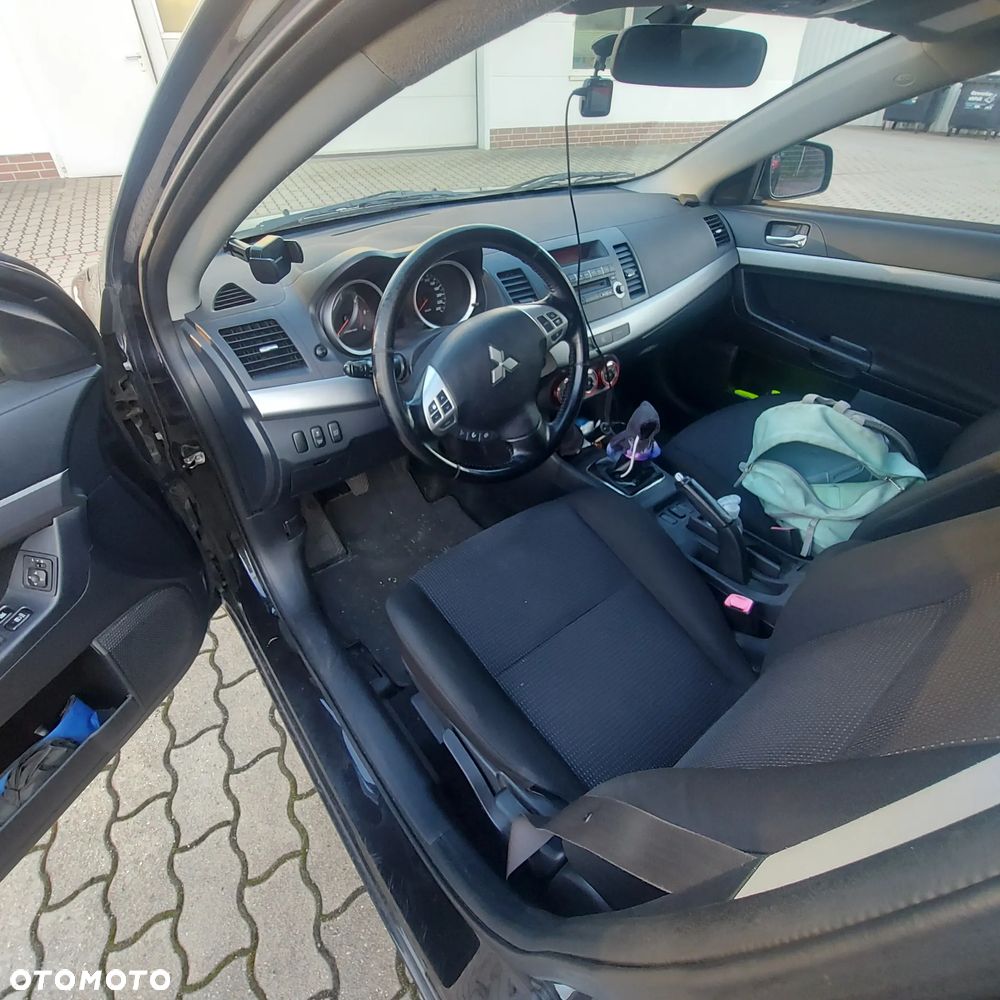 Mitsubishi Lancer - 5