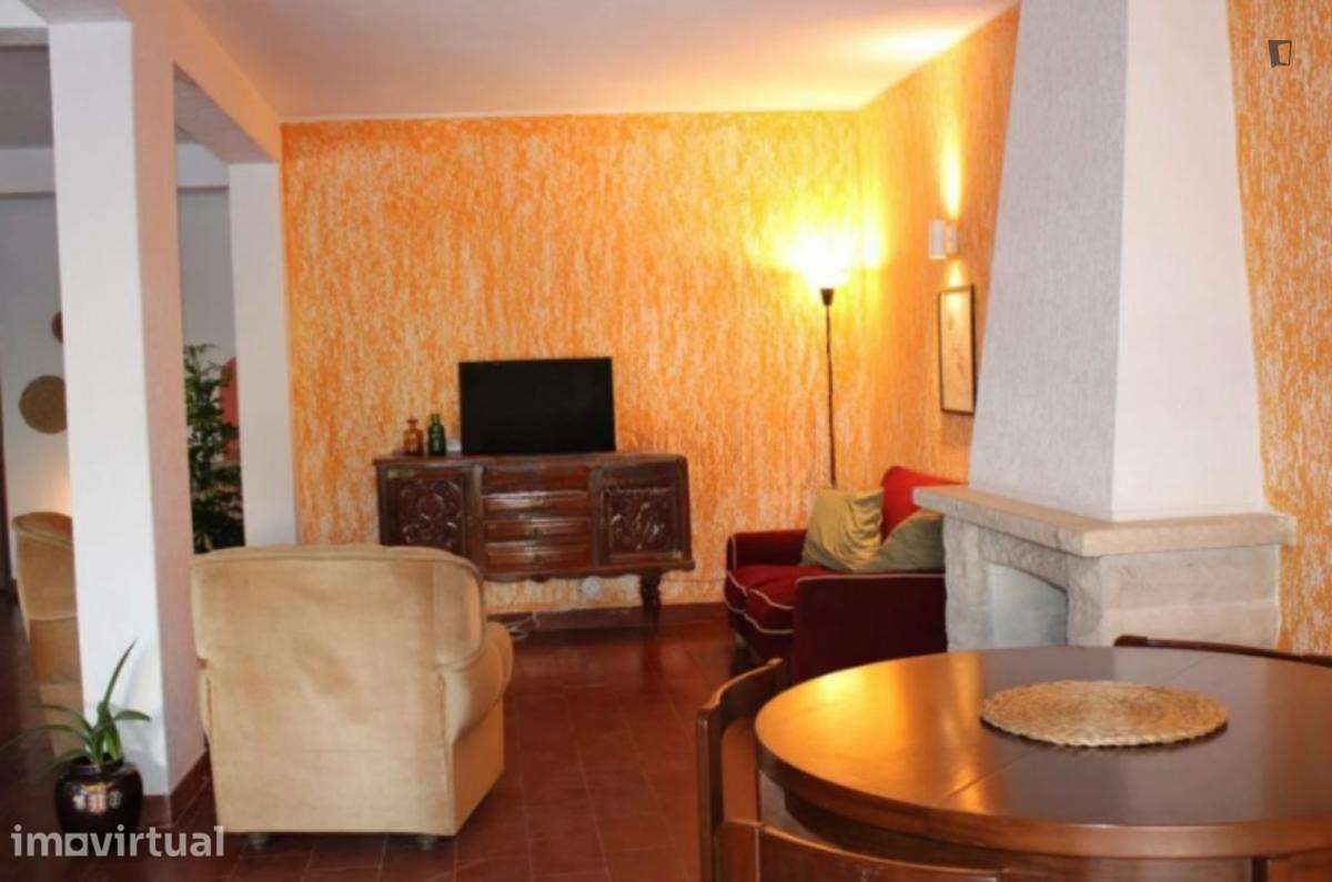 Cama - localizado em Carcavelos Lisbon - Grande imagem: 5/10