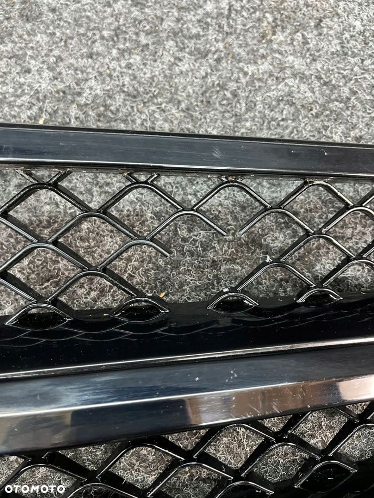 mercedes w204 atrapa chłodnicy grill zamiennik uszkodzony - 7