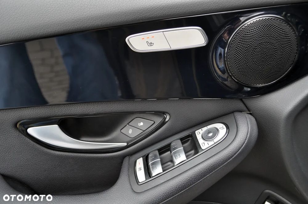 Mercedes-Benz GLC 350 e 4Matic 7G-TRONIC AMG Line - 27