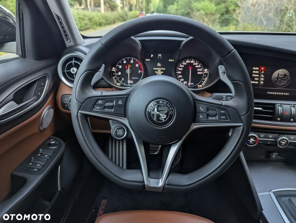 Alfa Romeo Giulia 2.0 Turbo Veloce Q4 - 18