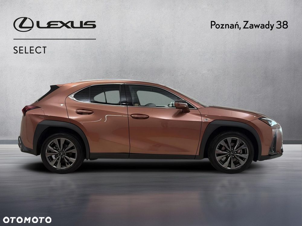 Lexus UX 300h F Sport Design - 4