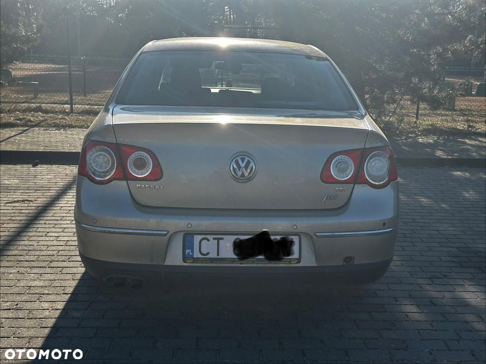 Volkswagen Passat 1.9 TDI Comfortline - 9