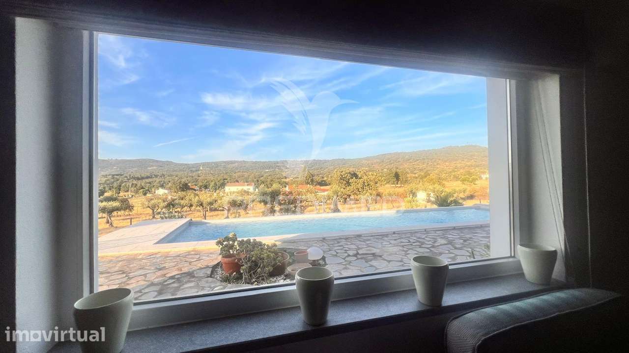 Quinta numa zona tranquila e muito perto da cidade de Portalegre. - Grande imagem: 2/39
