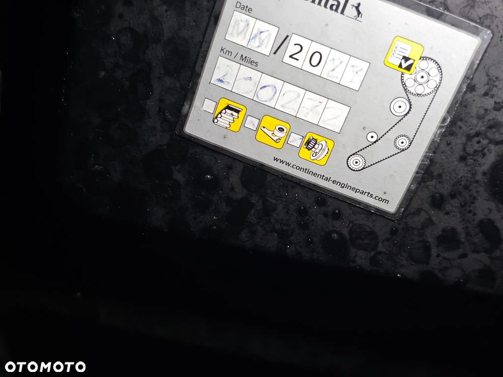 Volkswagen Passat 2.0 TDI DPF BlueMotion Technology Comfortline - 17