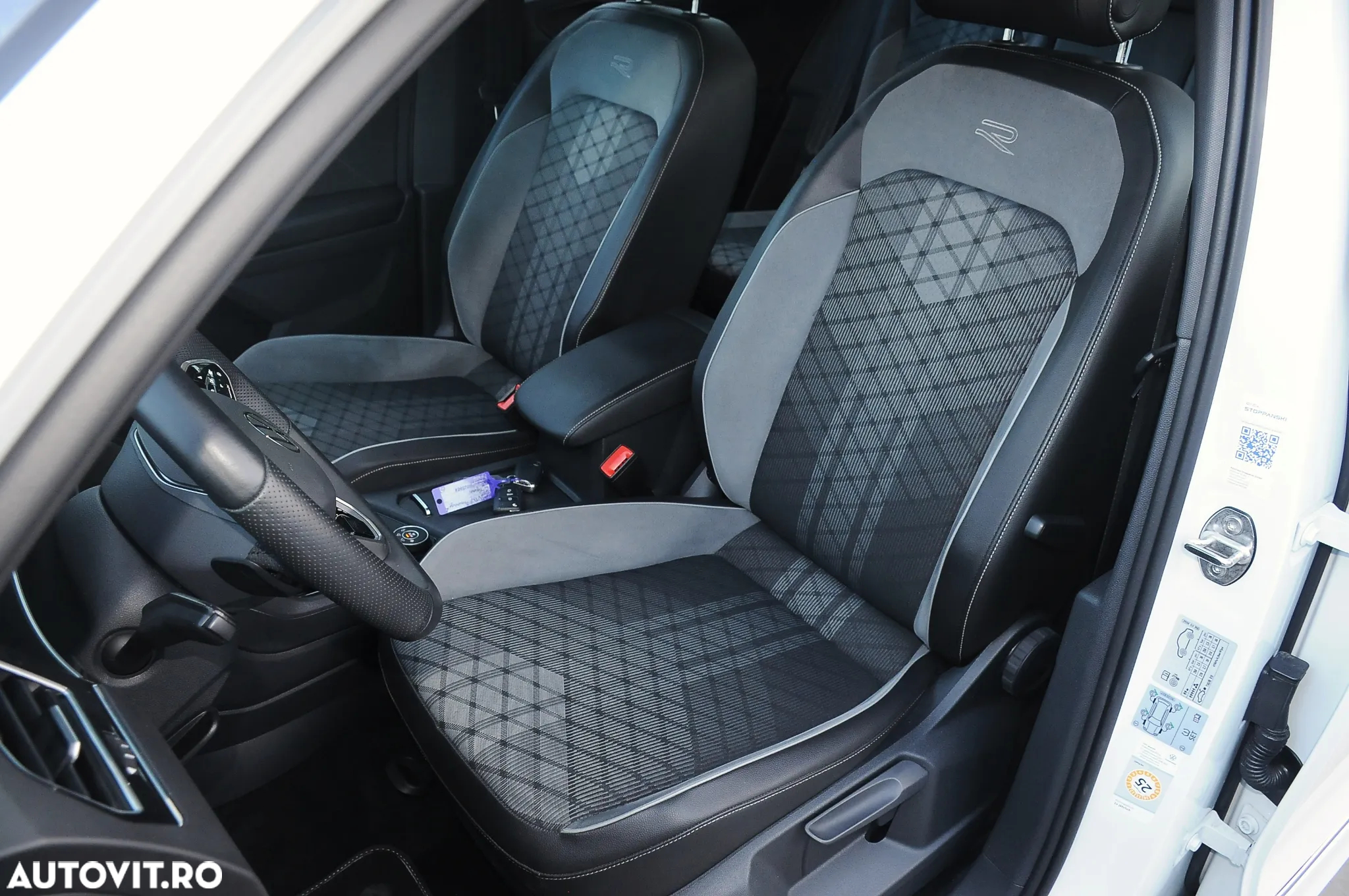 Volkswagen Tiguan 2.0 TDI SCR 4MOTION DSG R-Line - 9