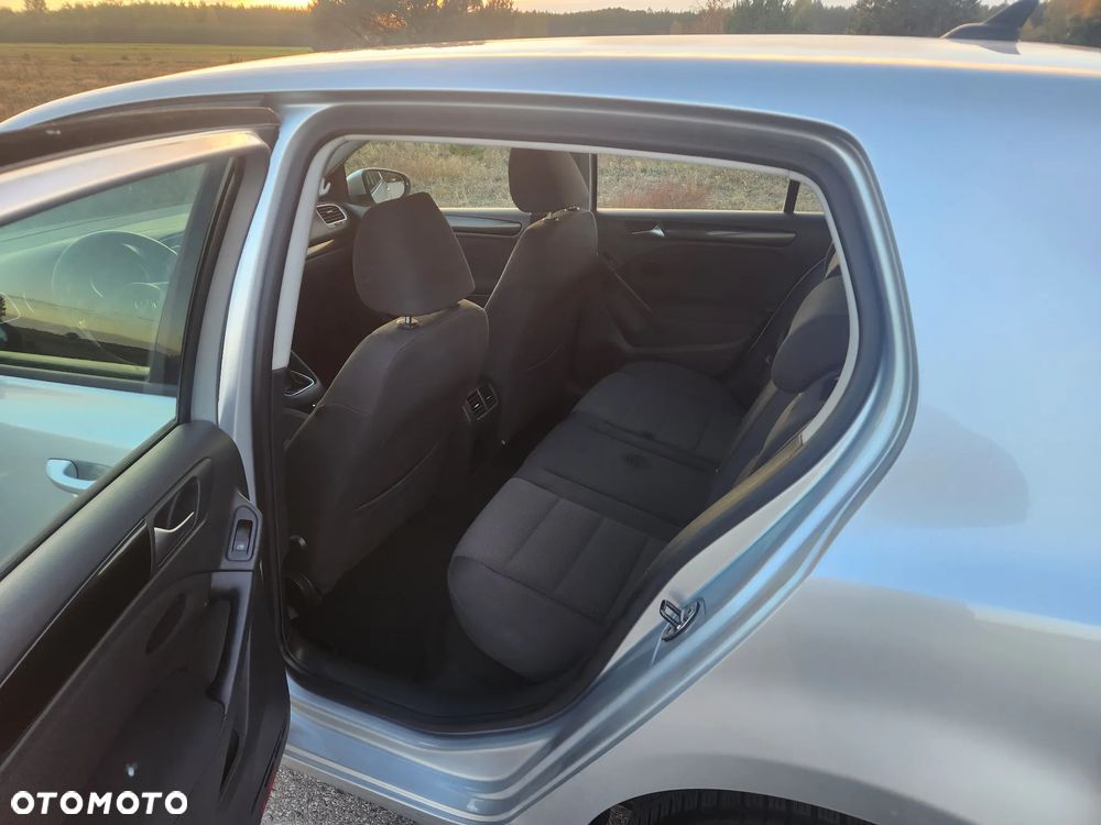 Volkswagen Golf - 23