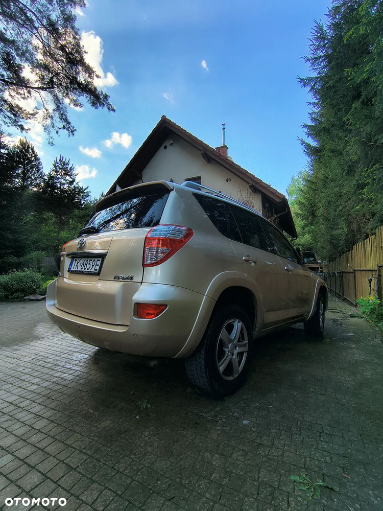 Toyota RAV4 2.2 D-4D X - 2
