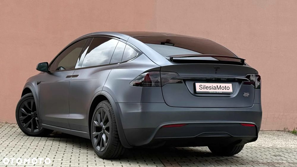 Tesla Model X - 3