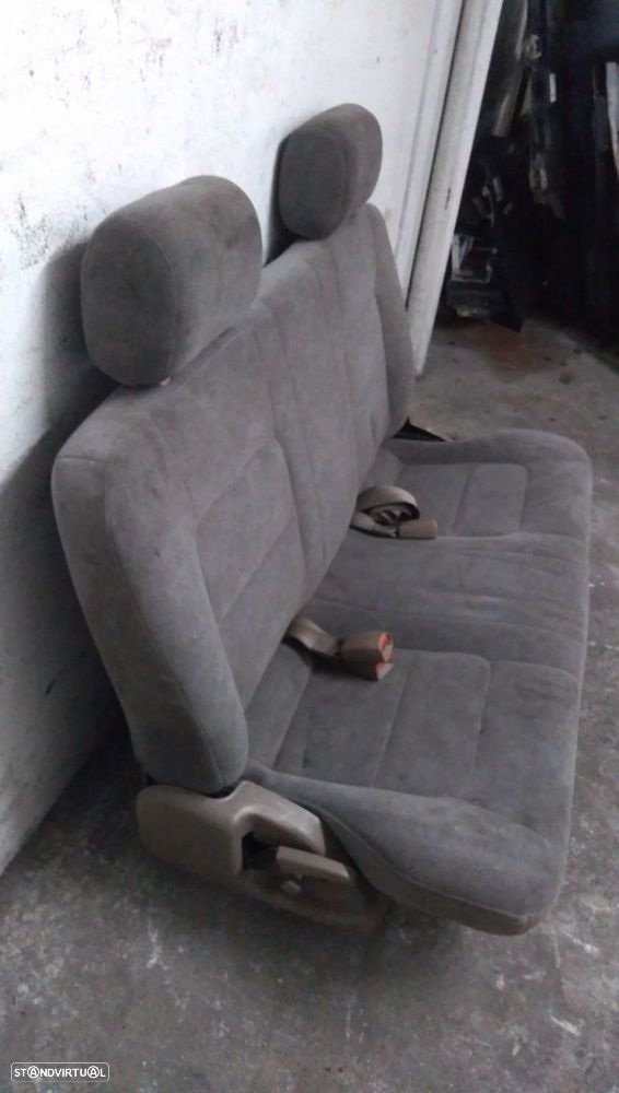 Estofos De Trás Kia Carnival I (Up) - 4