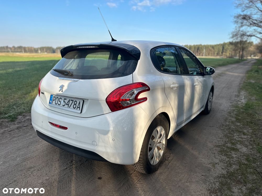 Peugeot 208 - 12