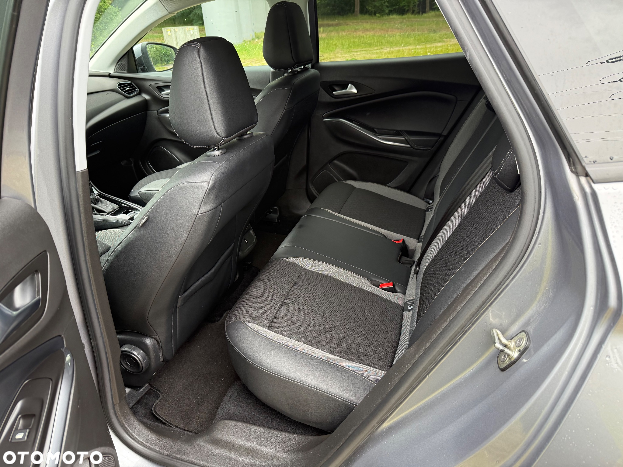 Opel Grandland X 1.5 CDTI Enjoy S&S - 13