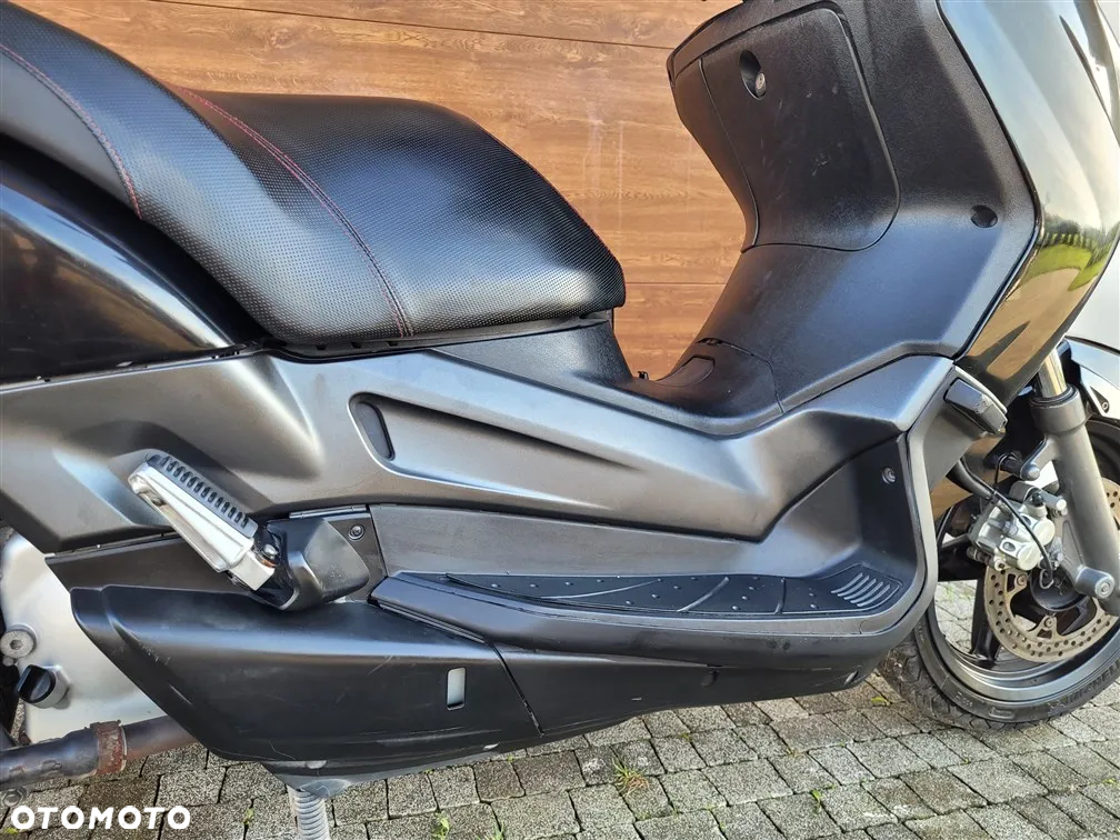Yamaha X-max - 25