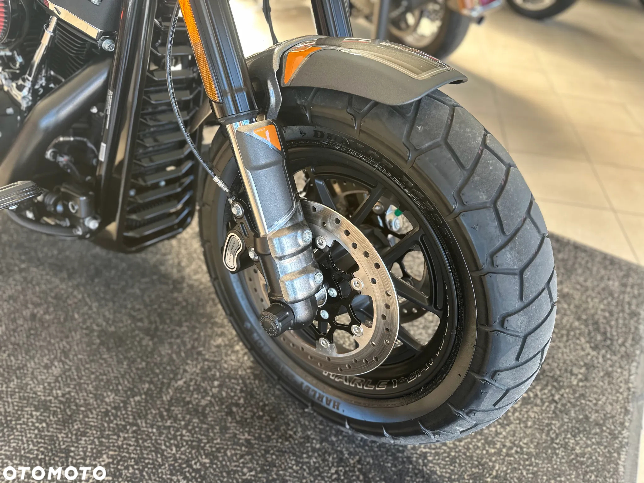 Harley-Davidson Softail Fat Bob - 32