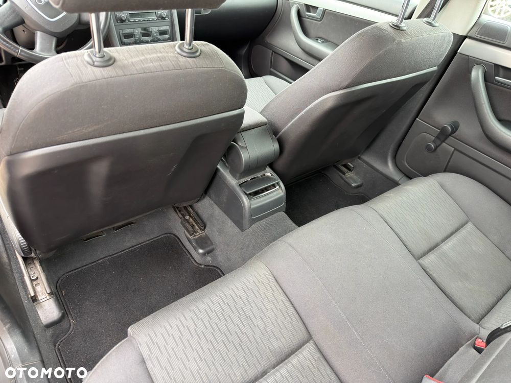 Audi A4 Limousine - 16
