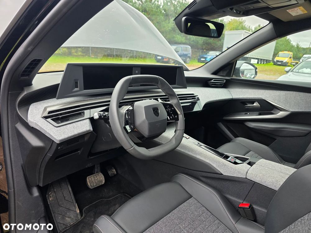 Peugeot E-5008 210 Allure - 17