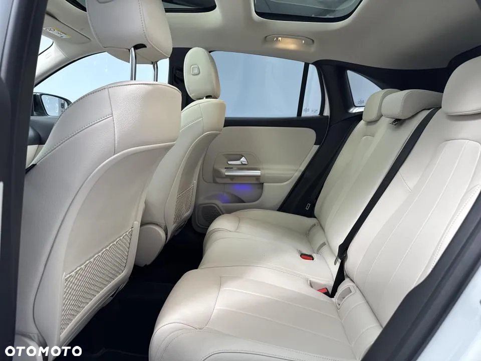 Mercedes-Benz GLA 200 Progressive - 19