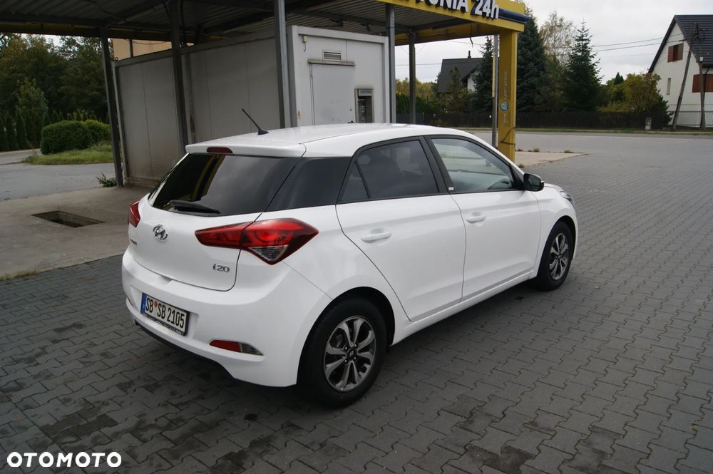 Hyundai i20 1.2 Passion - 10