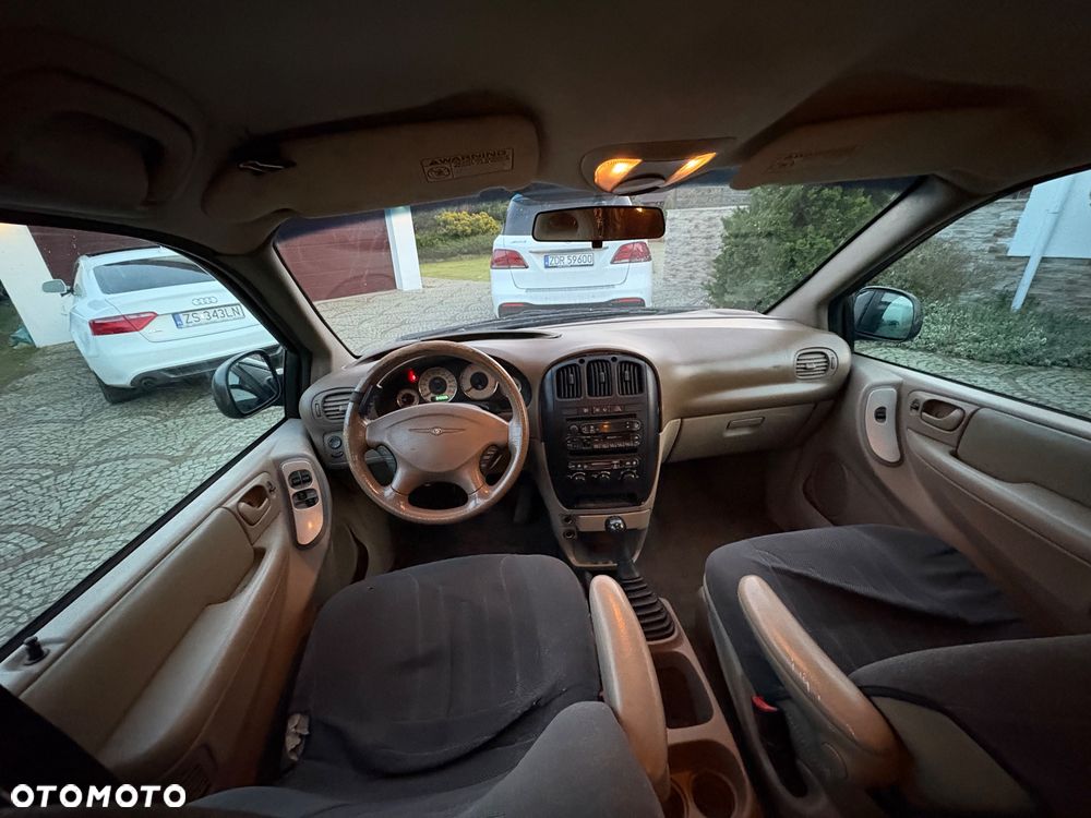Chrysler Grand Voyager 2.5L CRD LX - 15