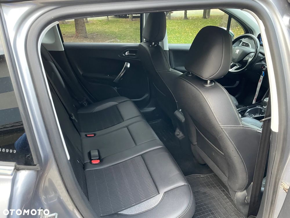 Peugeot 2008 PureTech 110 Stop&Start EAT6 Allure - 18