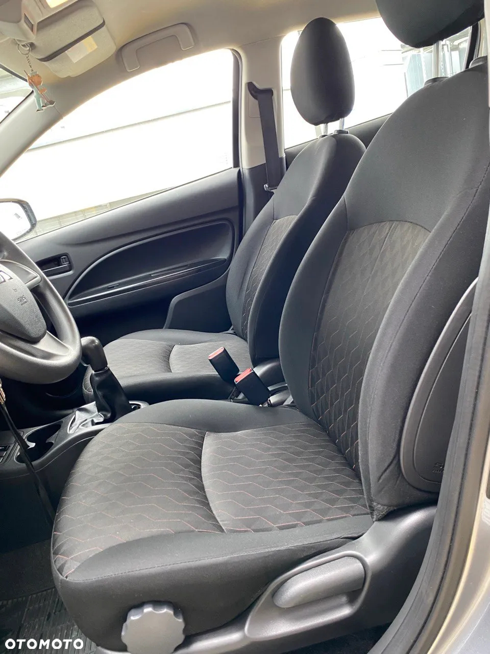 Mitsubishi Space Star 1.2 Entry - 14