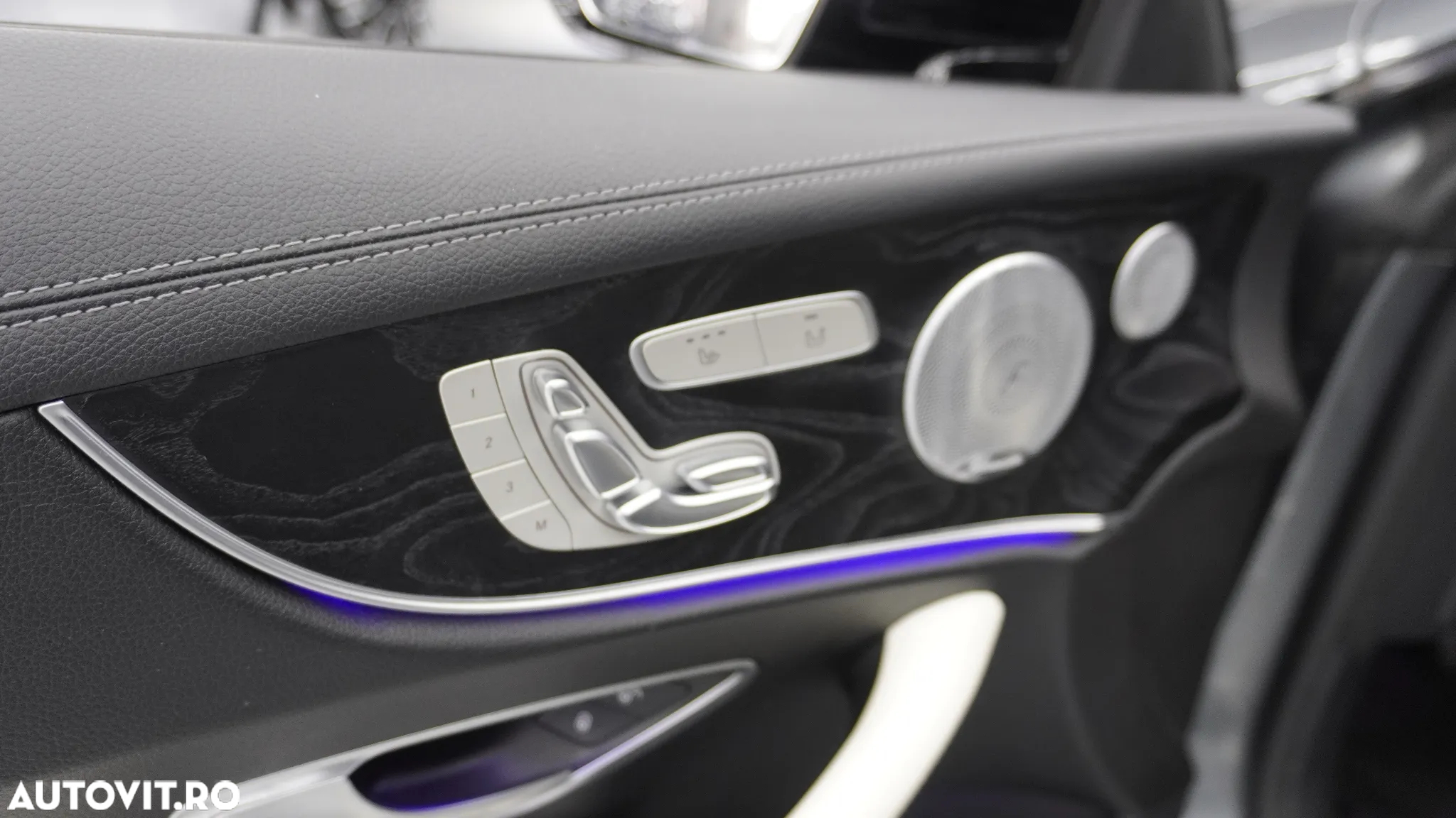 Mercedes-Benz E 400 Coupe 4MATIC Aut. - 4