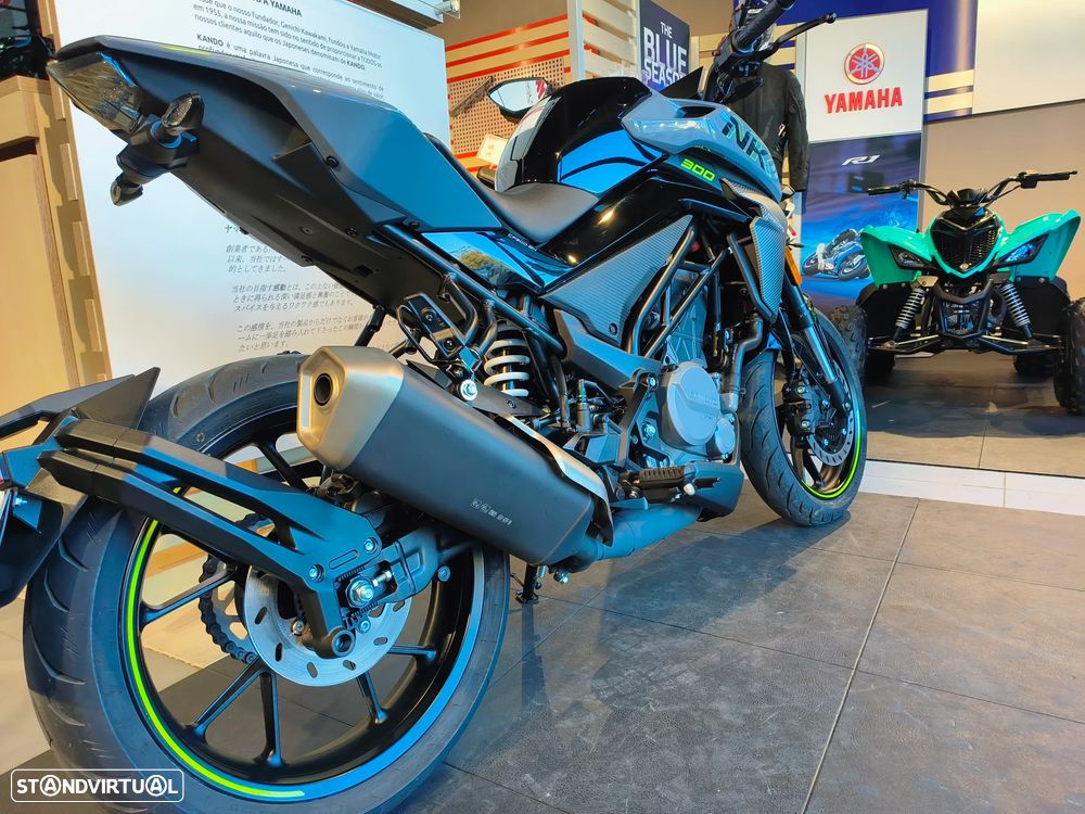 CF Moto 300NK - 3