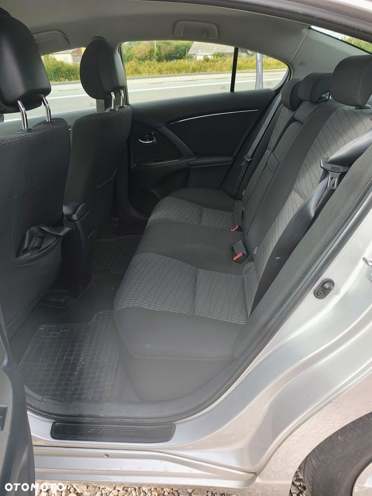 Toyota Avensis - 21