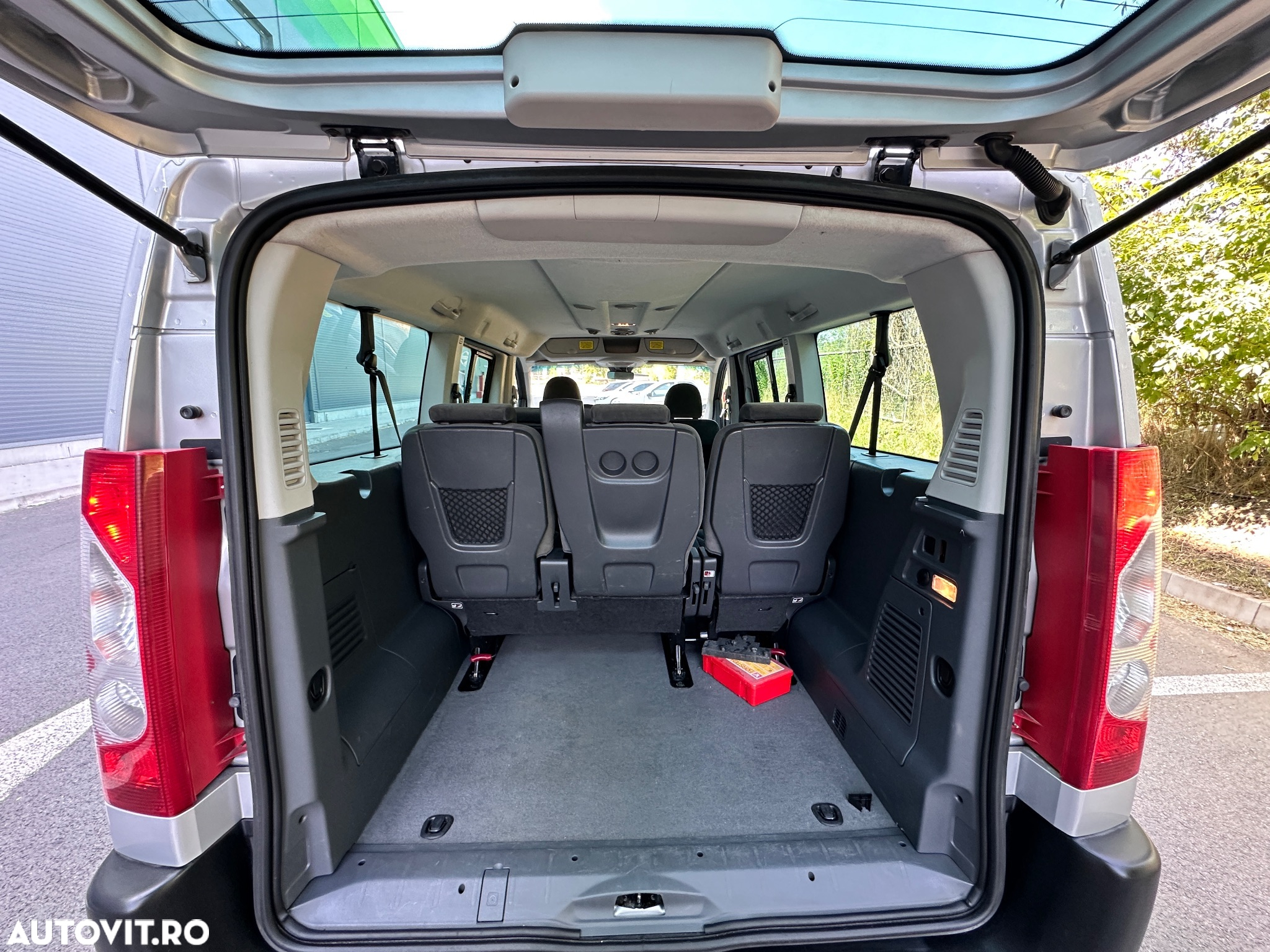 Peugeot Expert - 8
