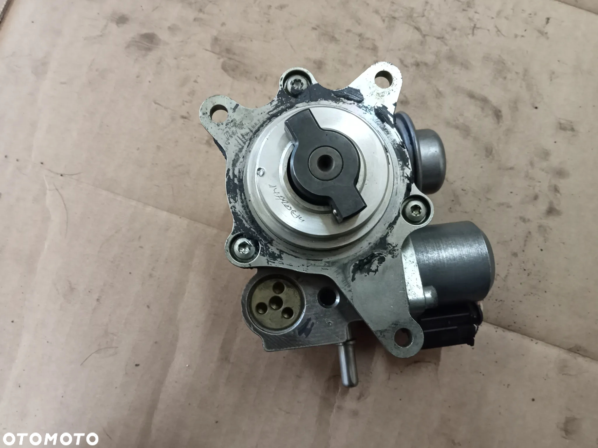 pompa wtryskowa citroen c 4 1.6 thp 5888798011c - 2