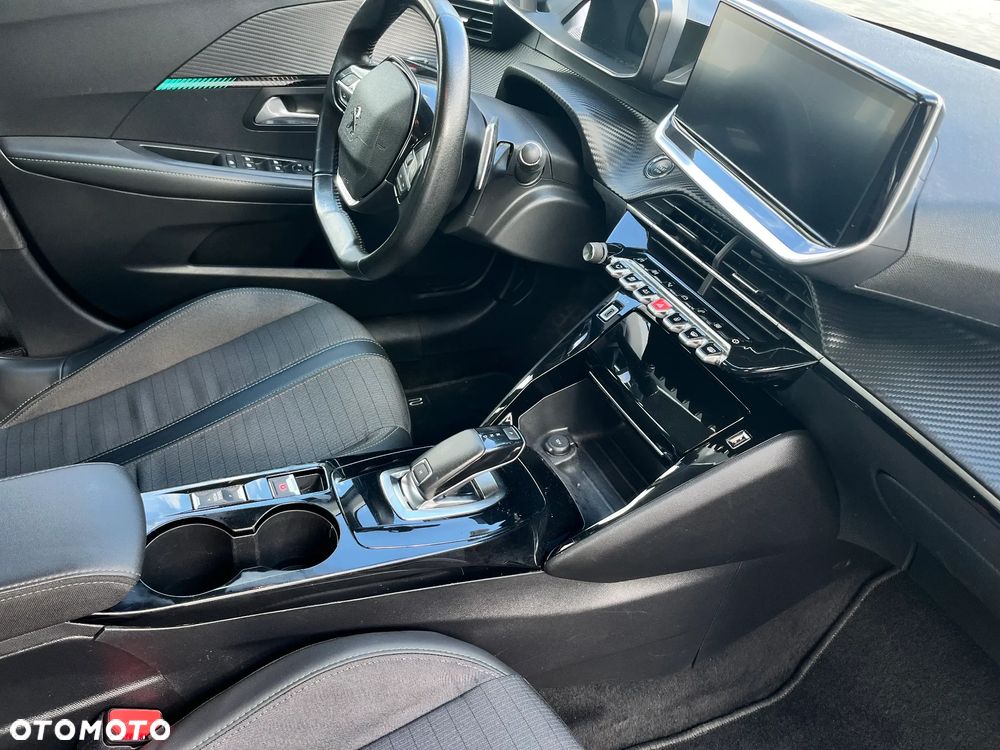 Peugeot 208 PureTech 100 EAT8 Allure Pack - 22