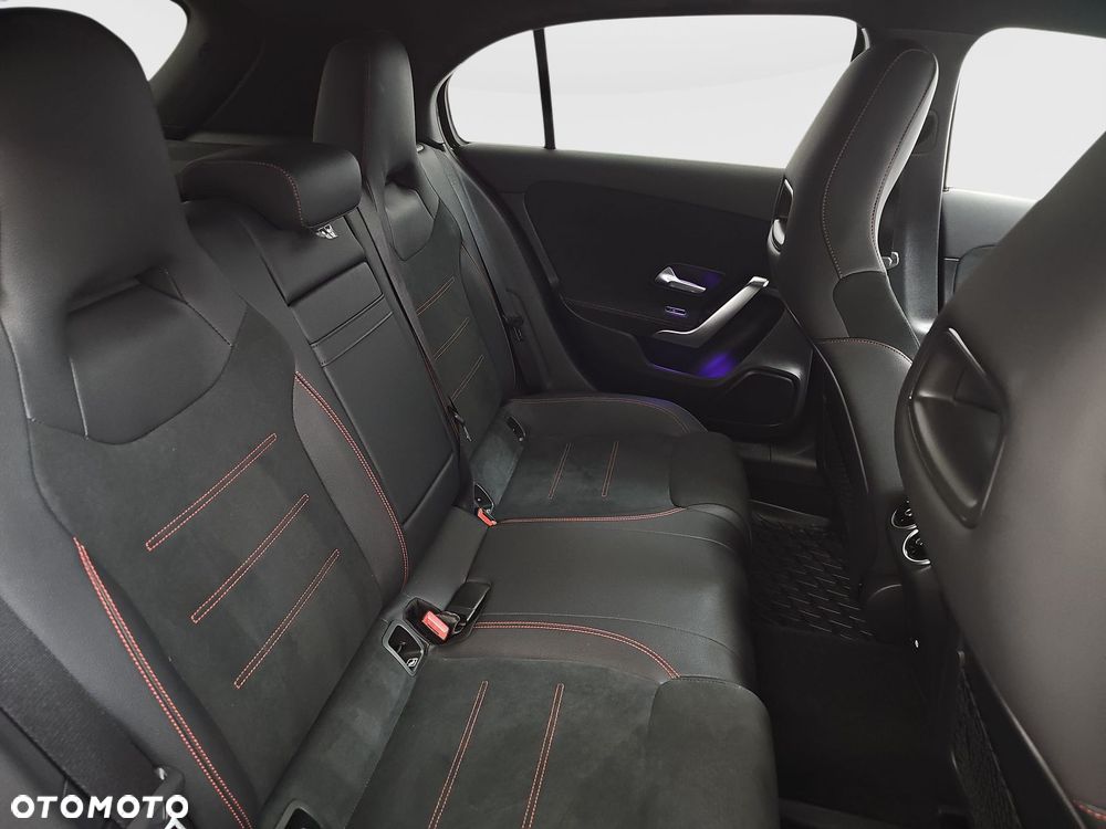 Mercedes-Benz Klasa A 220 4-Matic AMG Line 8G-DCT - 37