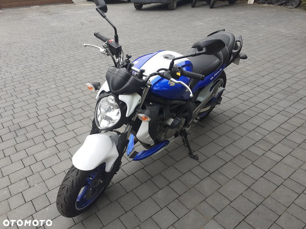 Suzuki Gladius - 15