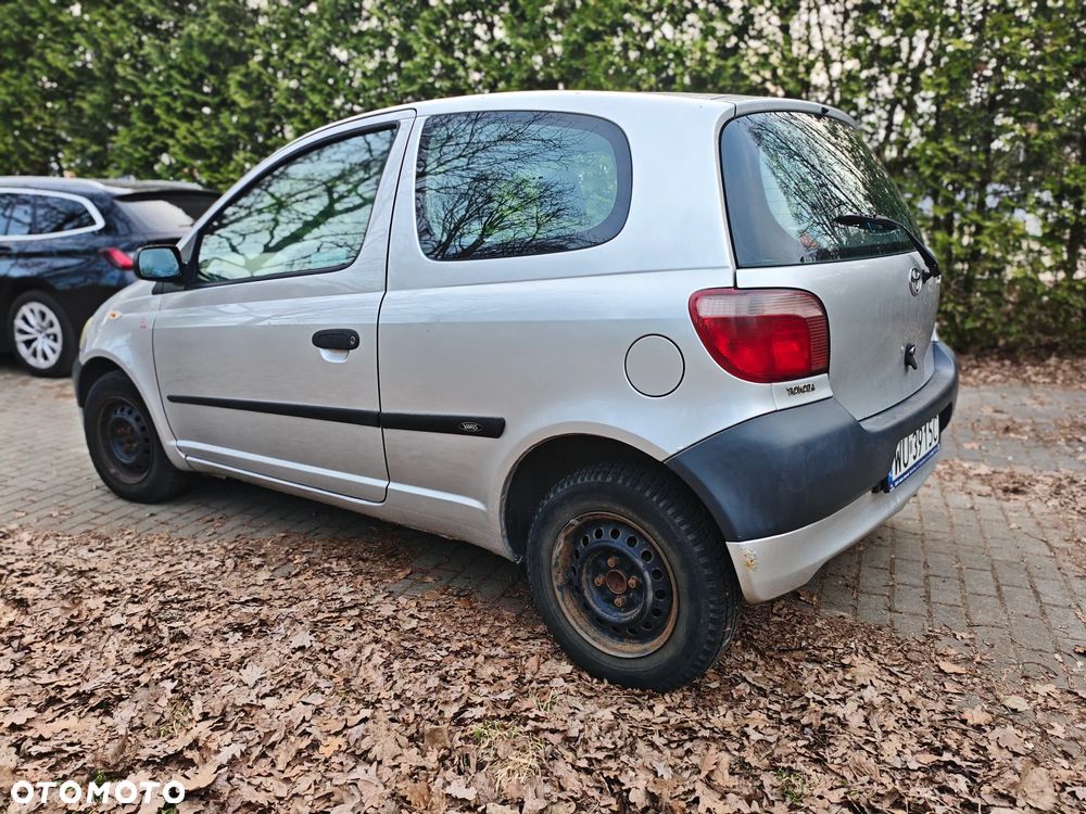 Toyota Yaris 1.0 Base - 6