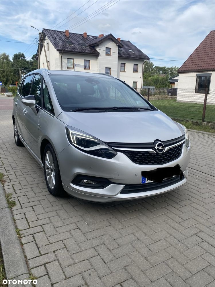 Opel Zafira 2.0 D (CDTI ecoFLEX) Start/Stop Active - 2