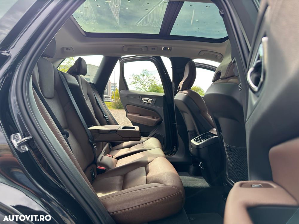Volvo XC 60 B4 D AWD Geartronic Momentum Pro - 30