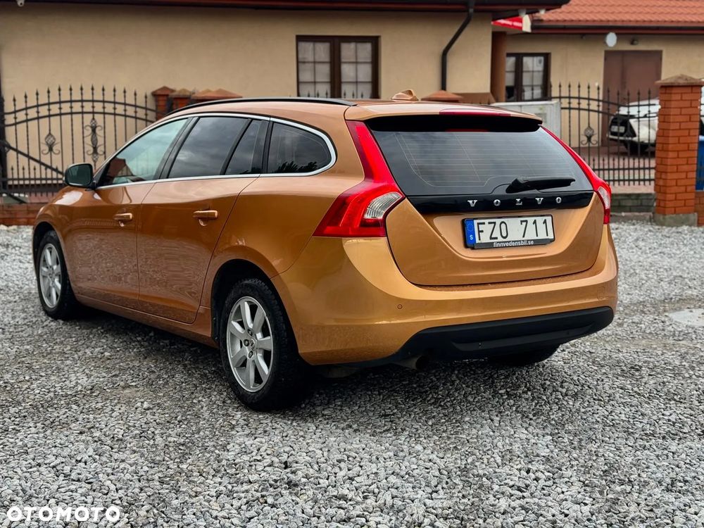 Volvo V60 D3 Geartronic Summum - 8