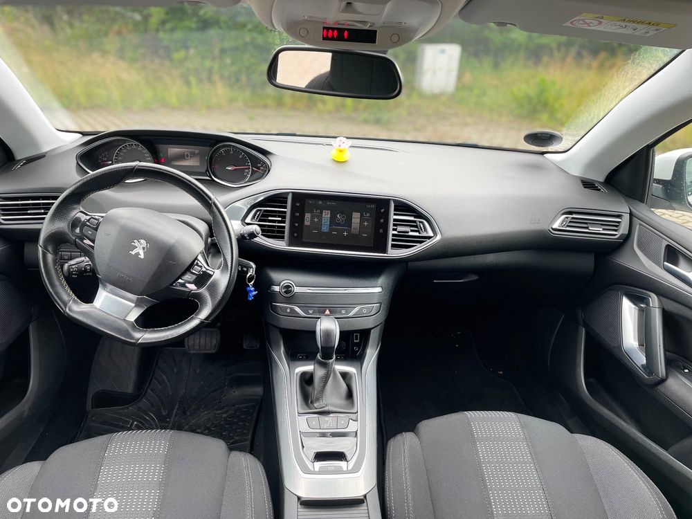 Peugeot 308 1.6 BlueHDi Allure S&S EAT6 - 8