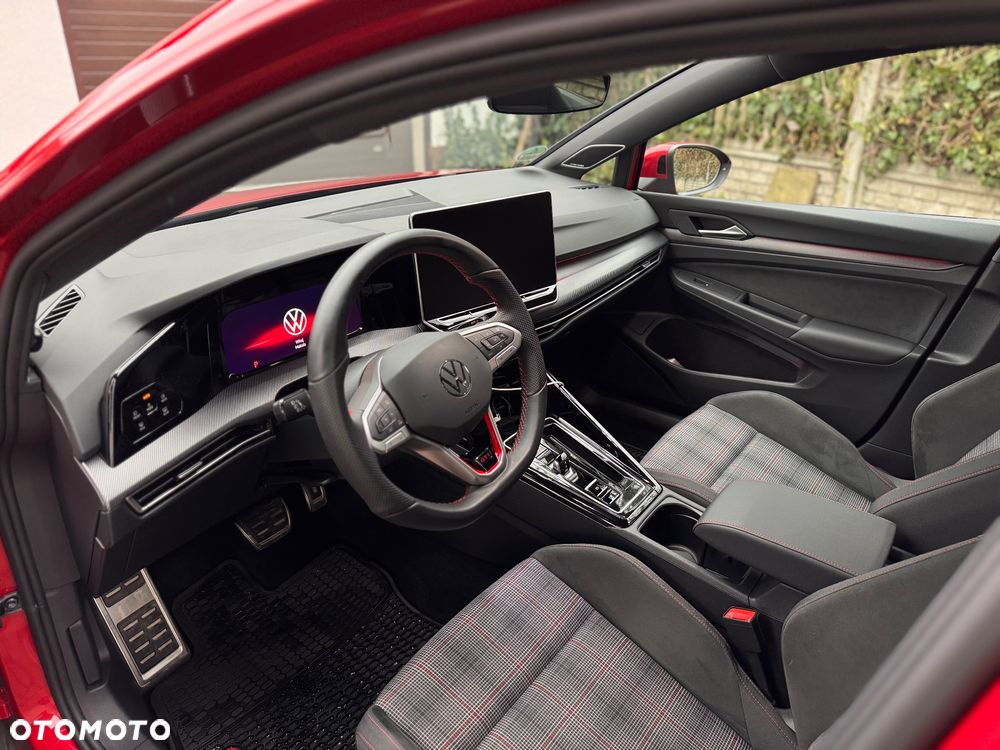 Volkswagen Golf - 10